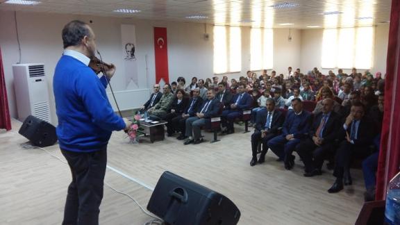 Prof. Dr. Orhan Ahıskal İlçemizde Konferans-Resital Verdi 