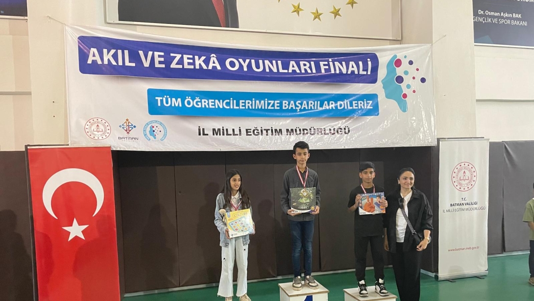İlçemiz öğrencileri Akıl ve Zeka Oyunları Turnuvası'nda büyük bir başarıya imza attı! 