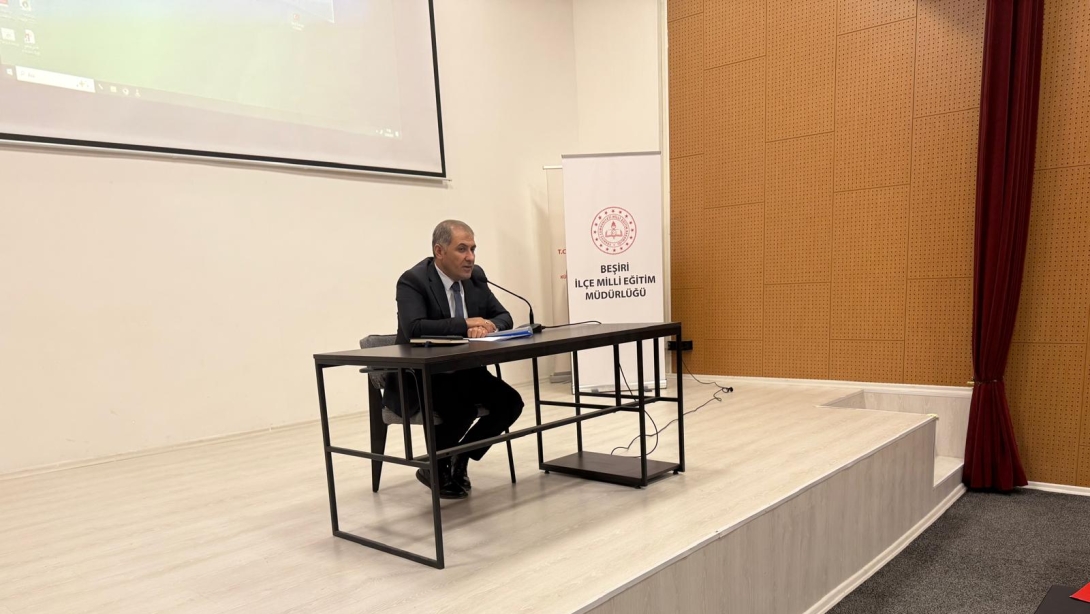  İlçemizde Anaokulu ve İlkokul Müdürleriyle Sene Başı Toplantısı Gerçekleştirildi.