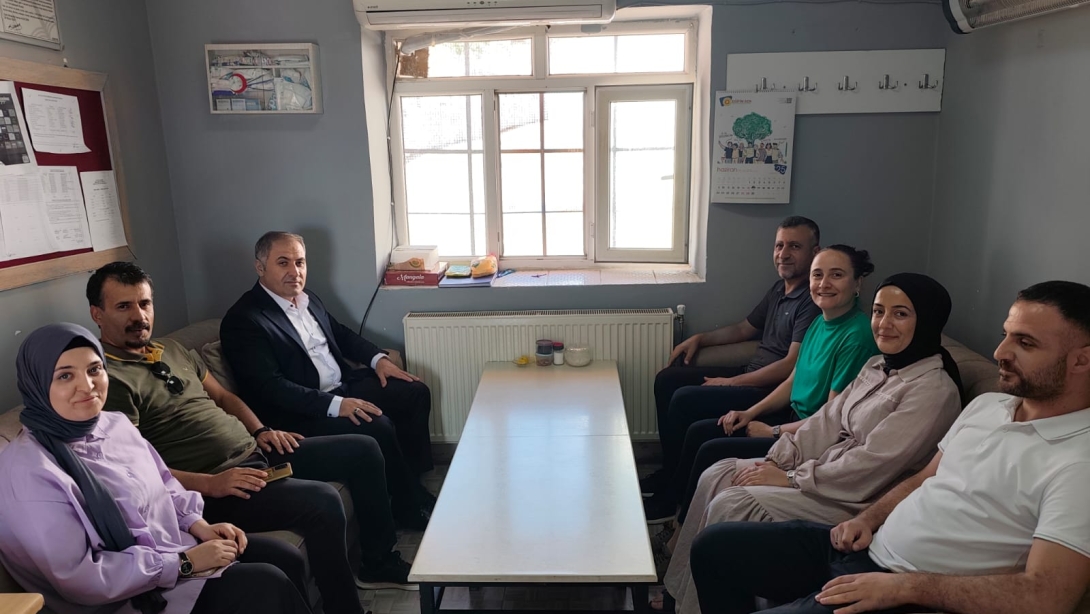 İlçe Millî Eğitim Müdürümüz Şahabeddin KONAKÇİ, ilçemize bağlı Asmadere İlkokulu ve Asmadere Ortaokulunu Ziyaret Etti.